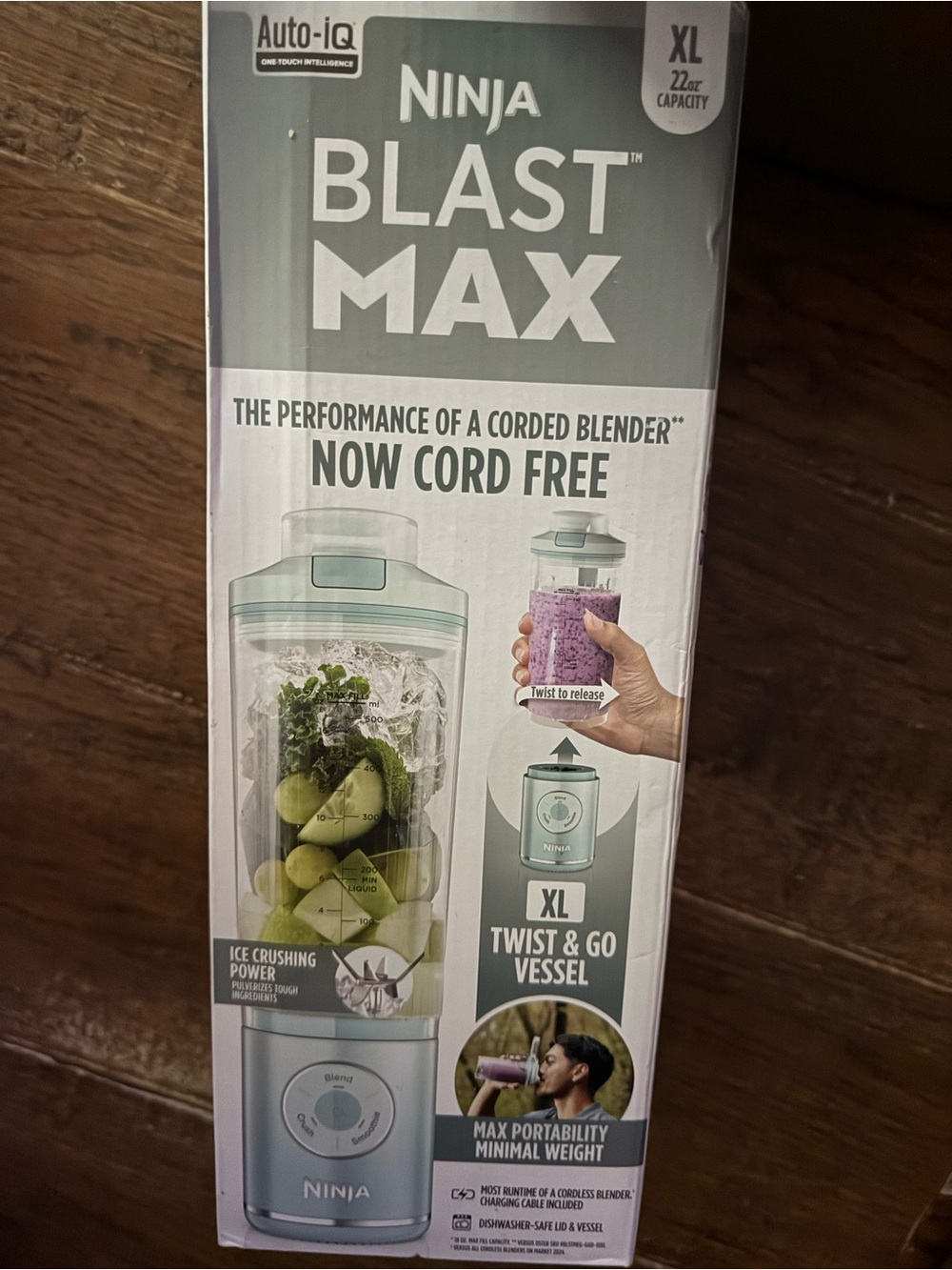 Ninja Blast Max portable cordless blender NEW color- sea glass aqua or turquoise